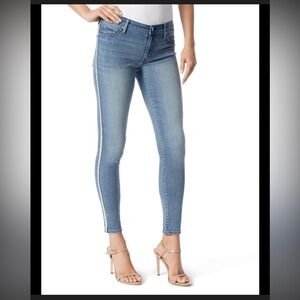 Jessica Simpson Women's poppy mid rise skinny jeans NWT size 2